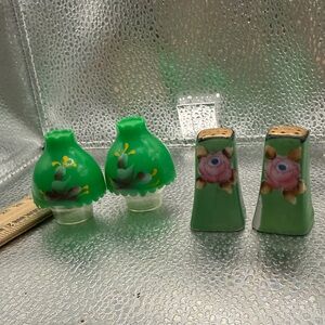 Floral Green S& P Shakers. 1 plastic/1 ceramic